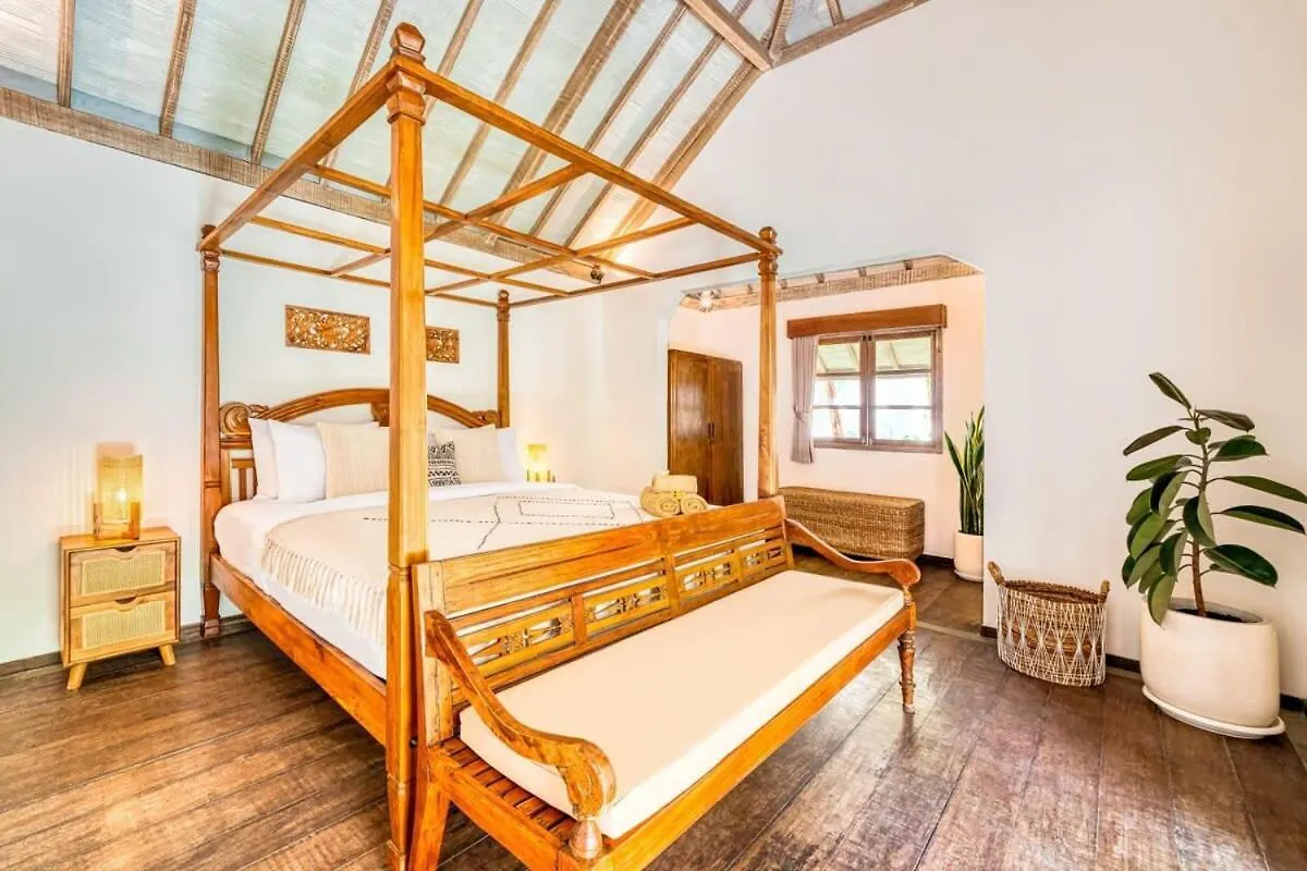 Villa Venice - 2000M2 Garden Right Behind Beach Seminyak