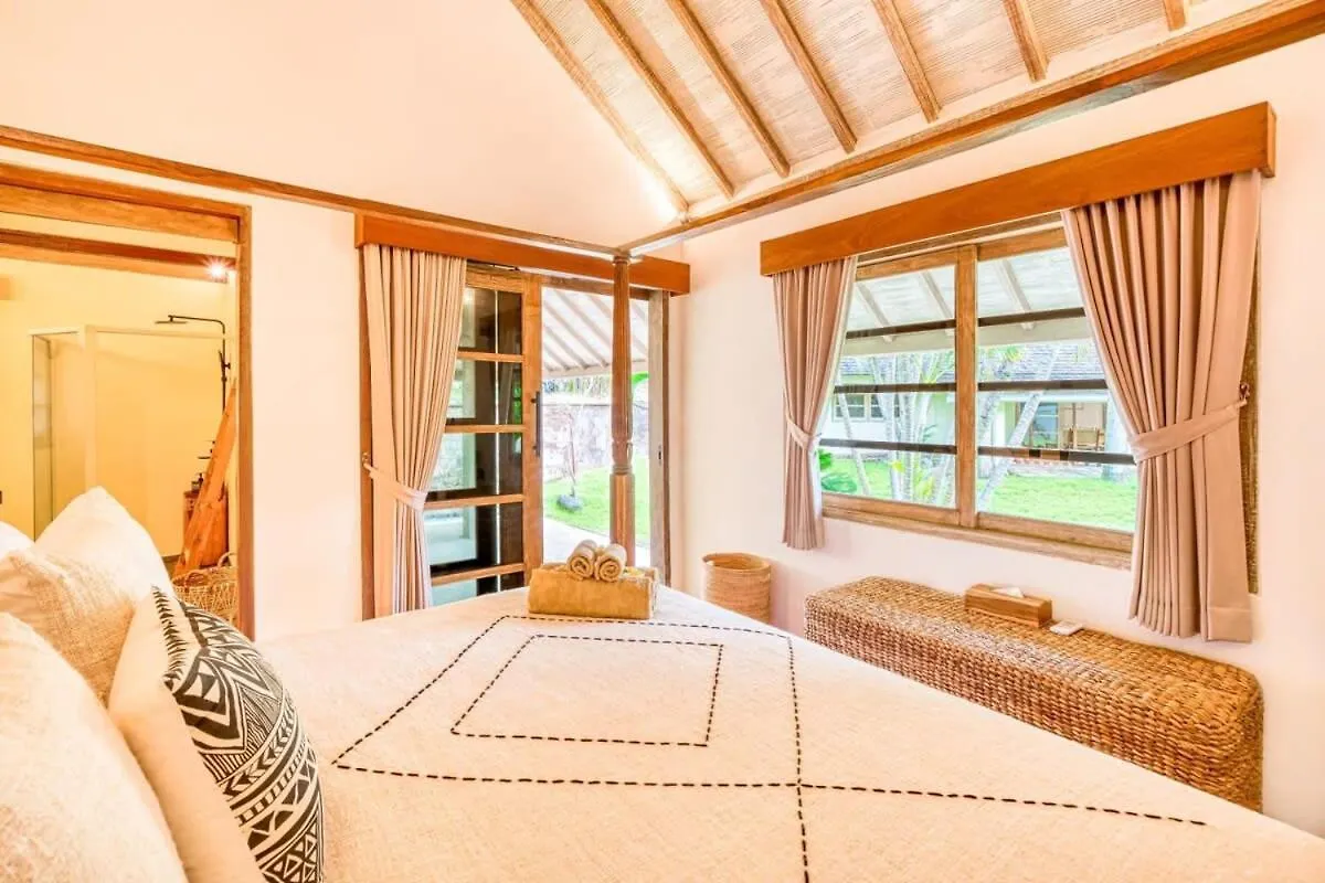 Villa Venice - 2000M2 Garden Right Behind Beach Seminyak