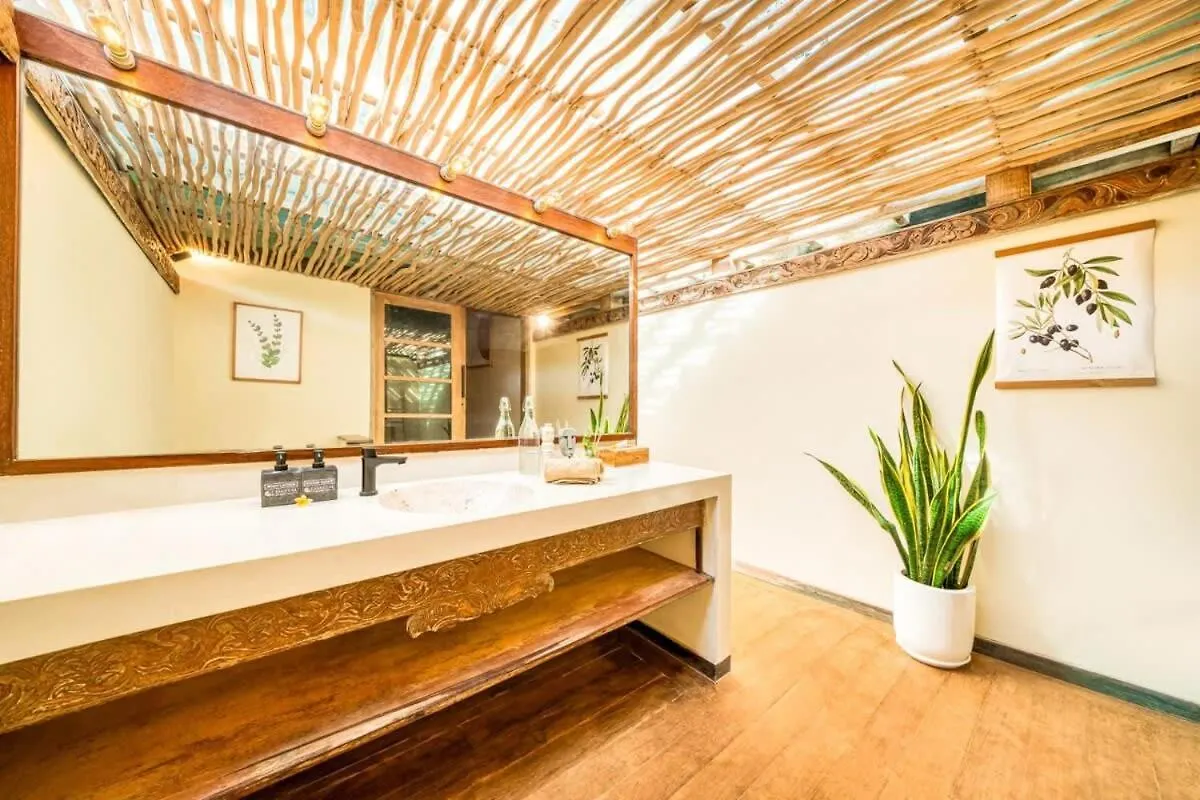 Villa Venice - 2000M2 Garden Right Behind Beach Seminyak  Seminyak (Bali)