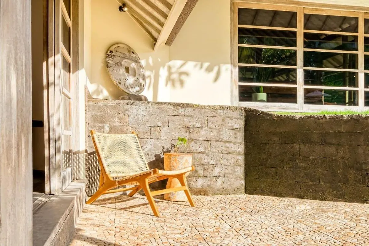 Villa Venice - 2000M2 Garden Right Behind Beach Seminyak