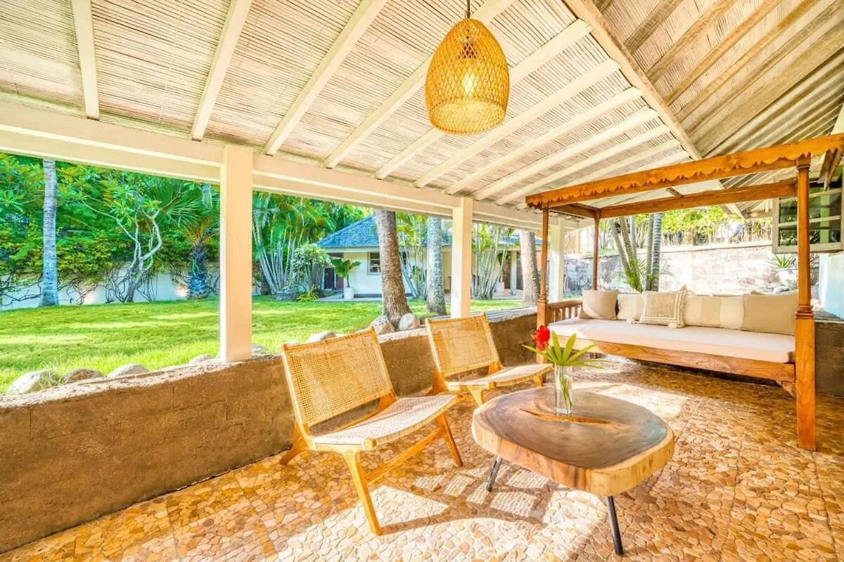Villa Venice - 2000M2 Garden Right Behind Beach Seminyak