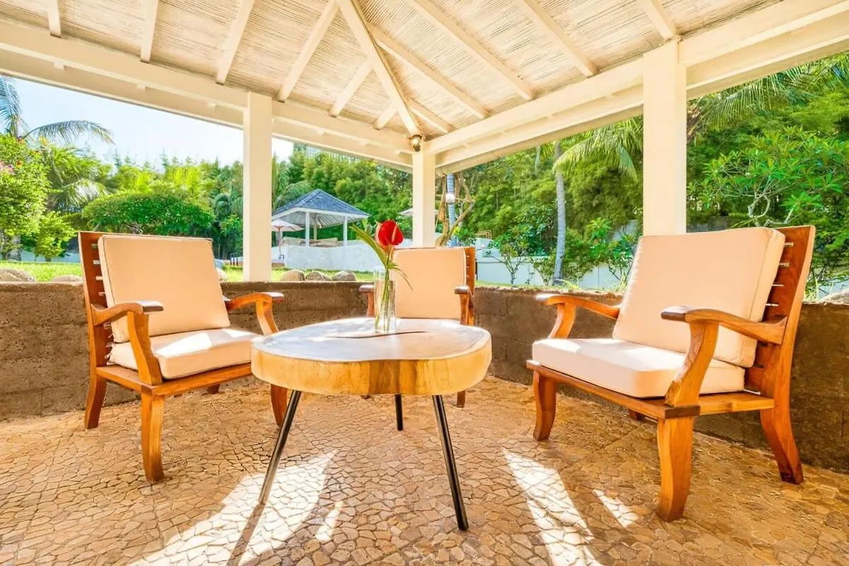 Villa Venice - 2000M2 Garden Right Behind Beach Seminyak