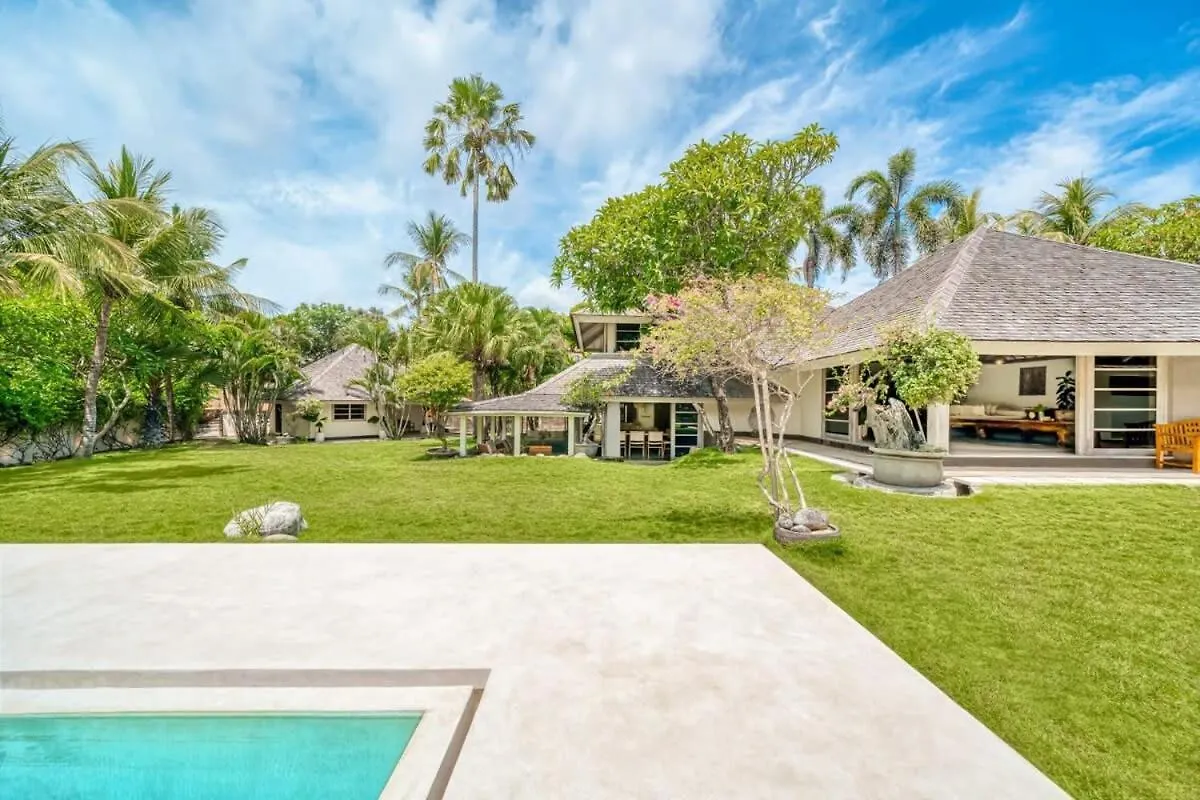 Villa Venice - 2000M2 Garden Right Behind Beach Seminyak  Indonesia